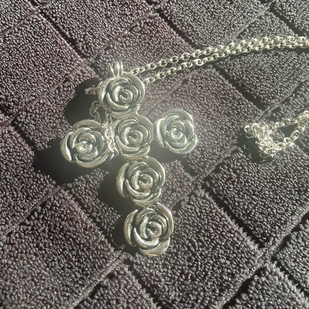 Elegant Silver Rose Cross Necklace Park Lane Design 20$